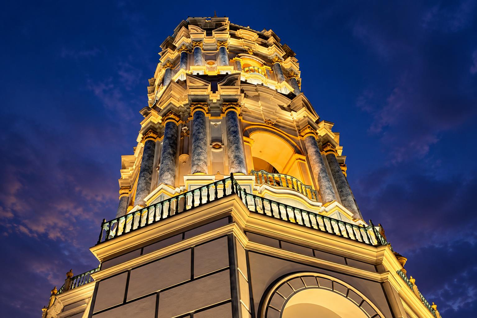 Free Tour Lima Nocturno: Luces, Historia y Sabores